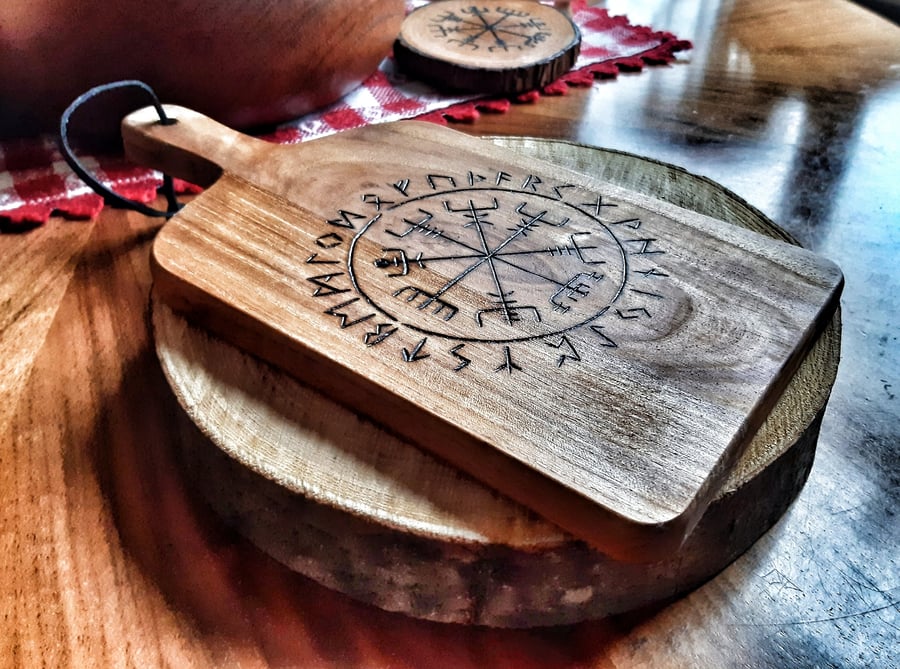 Viking Germanic Pagan Norse  Compass "Vegvisir" Natural Acacia Serving Board