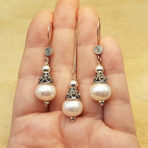 Pearl cone jewellery set. Pendant and Earrings gift set. June birthstone