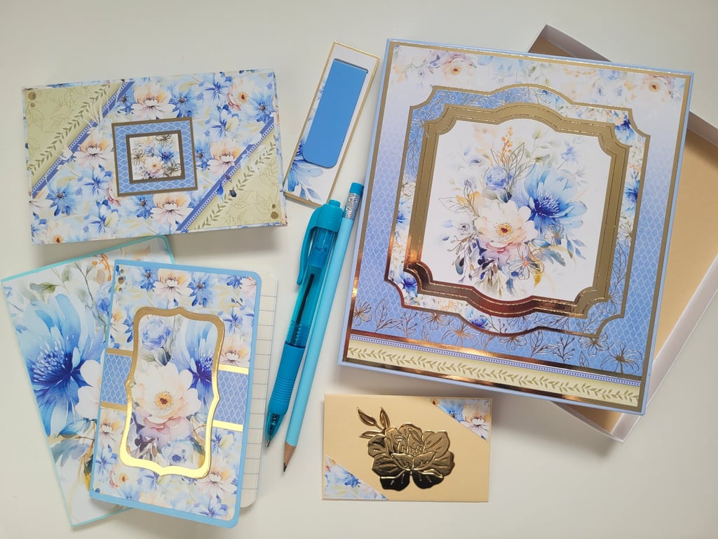 Luxury Blue Floral Stationery Gift Set – Incl Notebooks, Pen and Gold Stickers