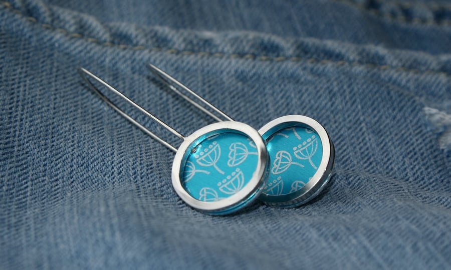Turquoise seed head pattern earrings - silver circle