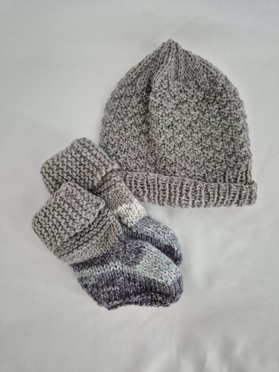 Knitted baby hat and booties gift set, newborn to 6 months 