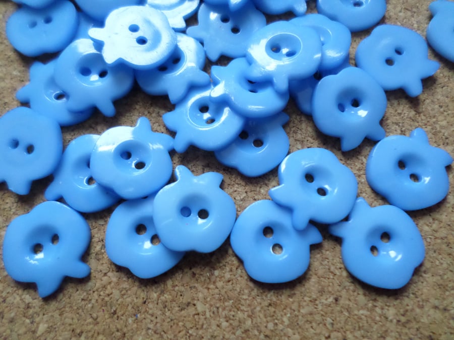 30 x 2-Hole Acrylic Buttons - Apple - 13mm - Blue