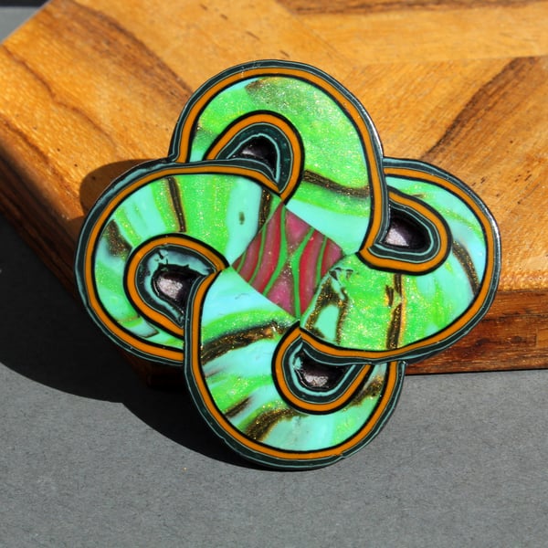 Crafted Brooch - Celtic Style Medallion Pin Badge - Artisan - Shining Emerald