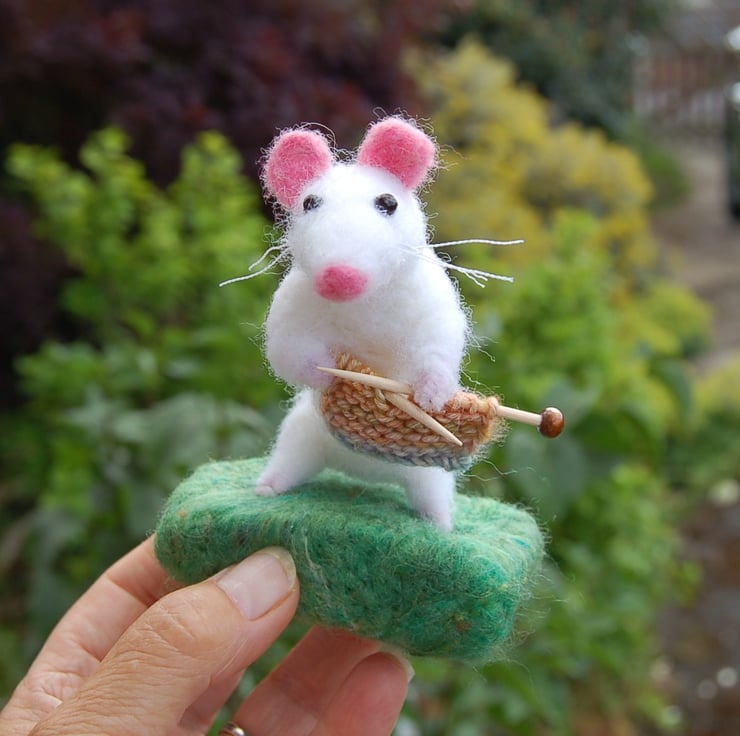 Knitting mouse - needlefelt wool textile art. - Folksy