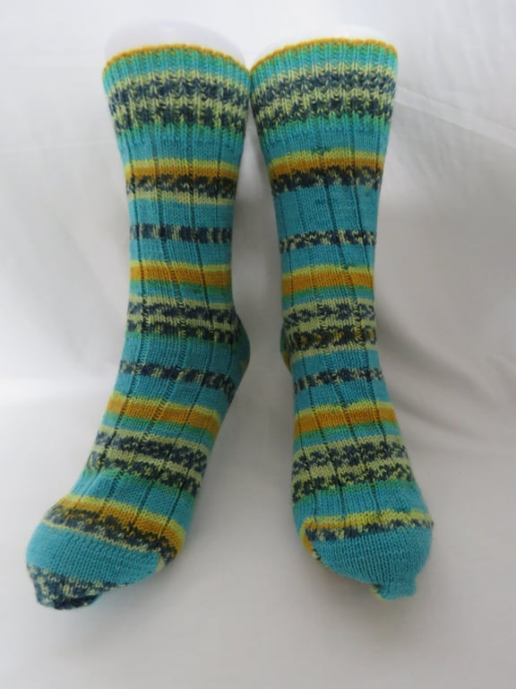 Hand-cranked Knitted Ribbed Wool Socks Size 6 to 7
