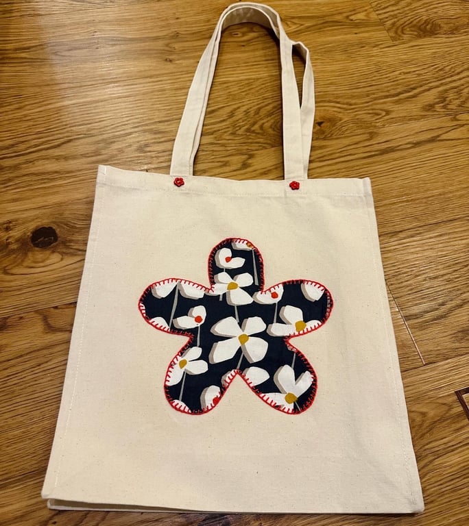 Canvas tote bag with floral appliqué Sustainable, extra strong, natural cotton