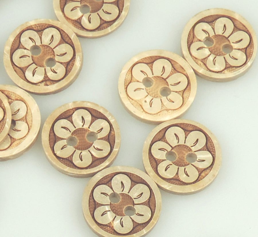 set of 10, Flower pattern, 15mm,  Round Coconut buttons