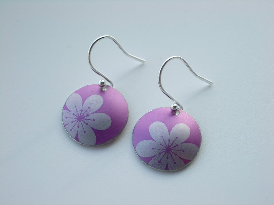 Flower earrings in pink