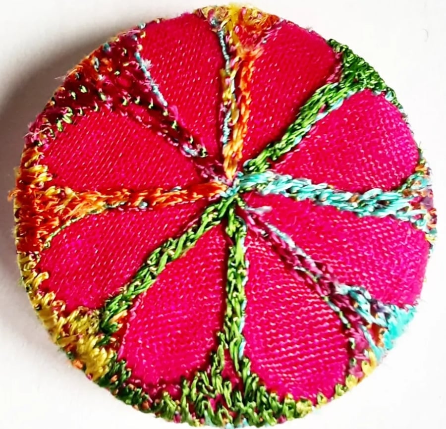 One Inch Badge Flower Fabric Badge with Free Machine Embroidery 