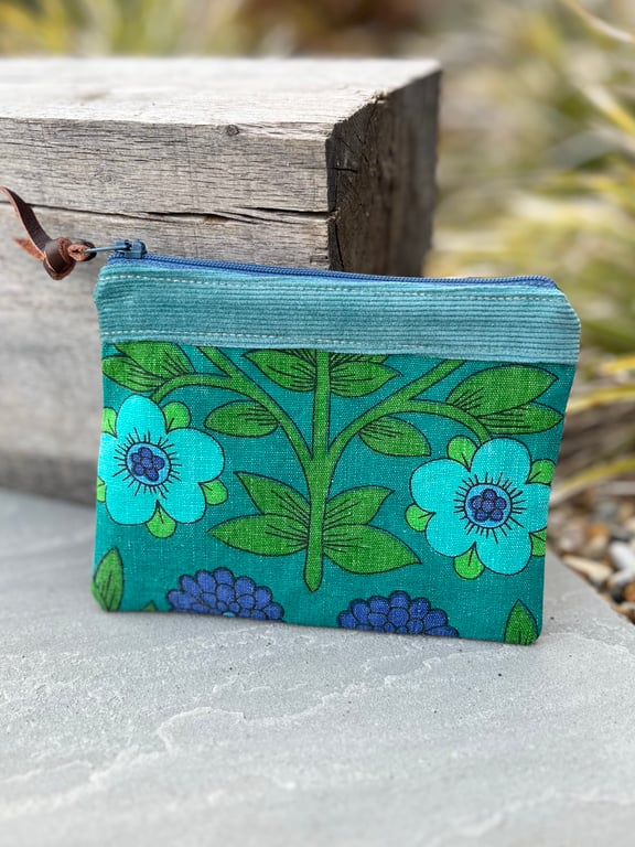 Vintage floral Roundelay coin purse zip pouch reclaimed seventies fabric