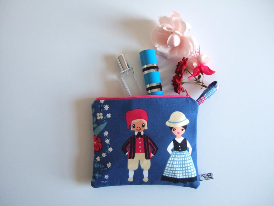  Craft Make up bag or pouch in a vintage Danish tablecloth folk art print