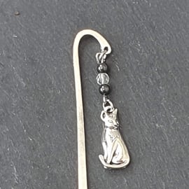 Silver-plated bookmark with a cat charm and three upcycled beads 