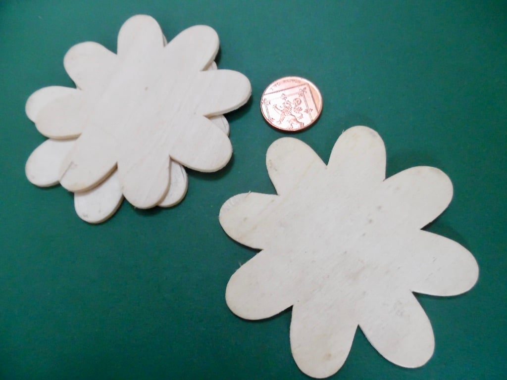 5 x Wooden Plaques   Unfinished 3mm Plywood DAISY Shape NOT laser cut