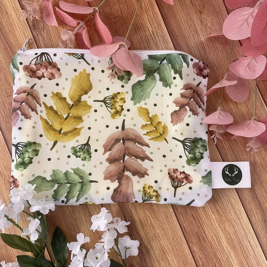 Pretty Foliage Pouch Storage for cosmetics, accessories, skincare and makeup, cu