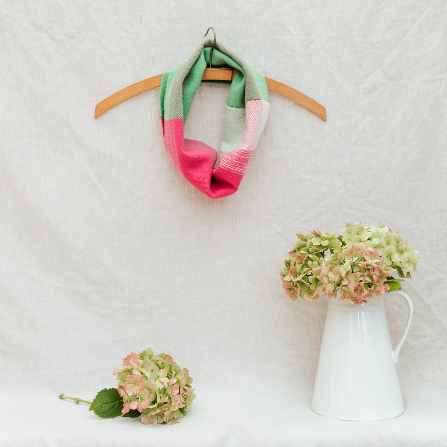 Hand Woven Lambswool Collar - Radish