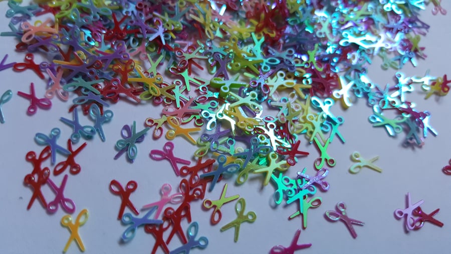 5g Craft Sequin Confetti - AB Plated - 7mm x 4mm - Scissors - Mixed Colour 