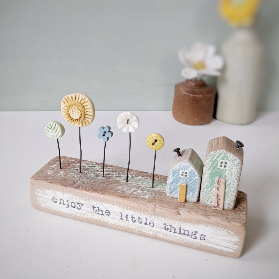 Little Wooden Houses with Clay & Button Garden 'Enjoy the little things'