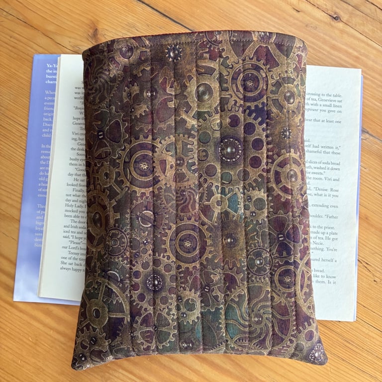 Steampunk Cogs Print Quilted Fabric Book Sleeve - Hardback Size