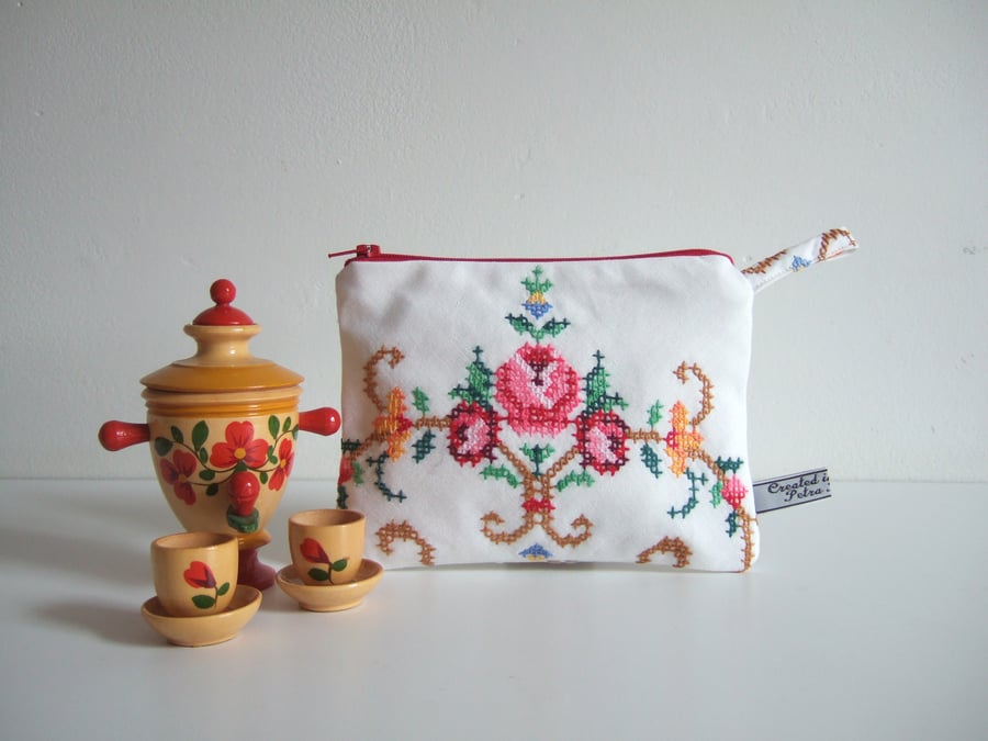 CRAFT Make up bag or purse in a vintage cross stitch embroidery folk art style 