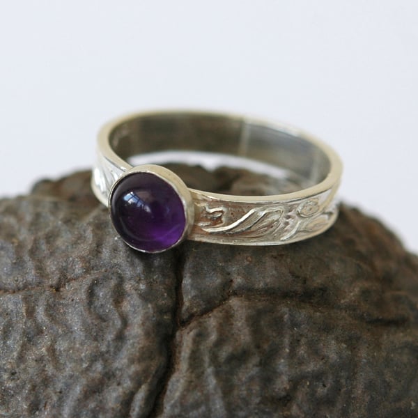 Silver Ring, Leaf-Patterned, with Amethyst, February Birthstone, size M-N