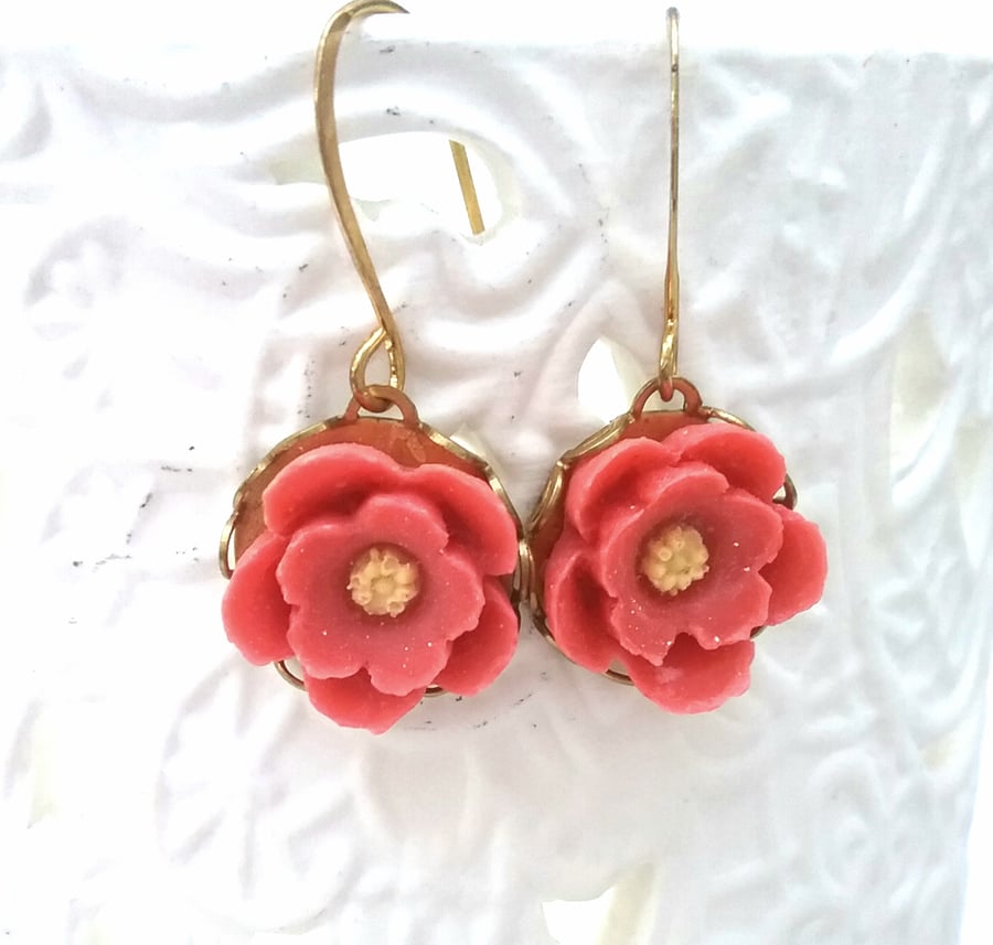 Pretty Floral Cabachon Earrings...