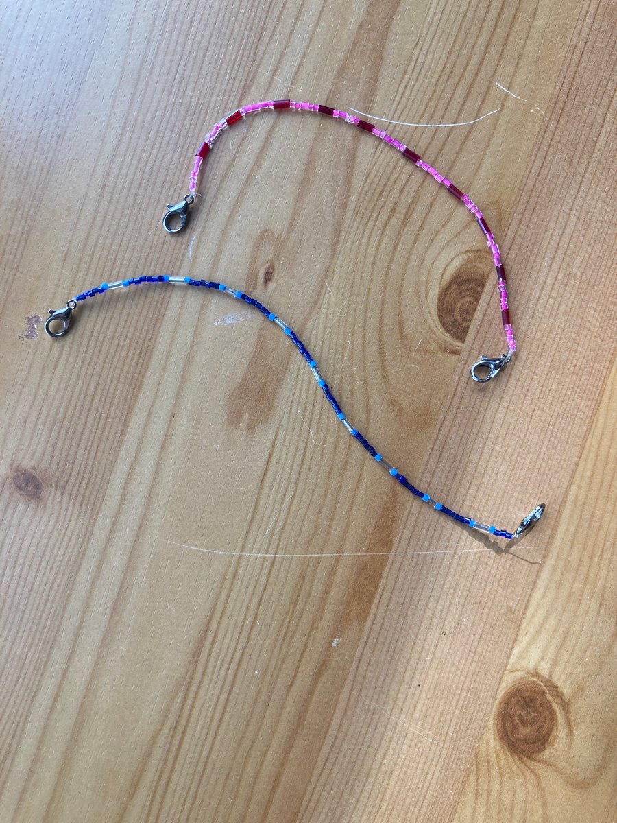 Cute glass bead bracelet 