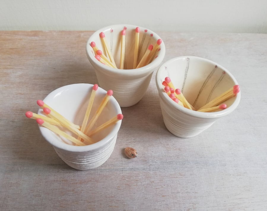 Ceramic match striker pot. Hand painted with matches, grey, pink or white 