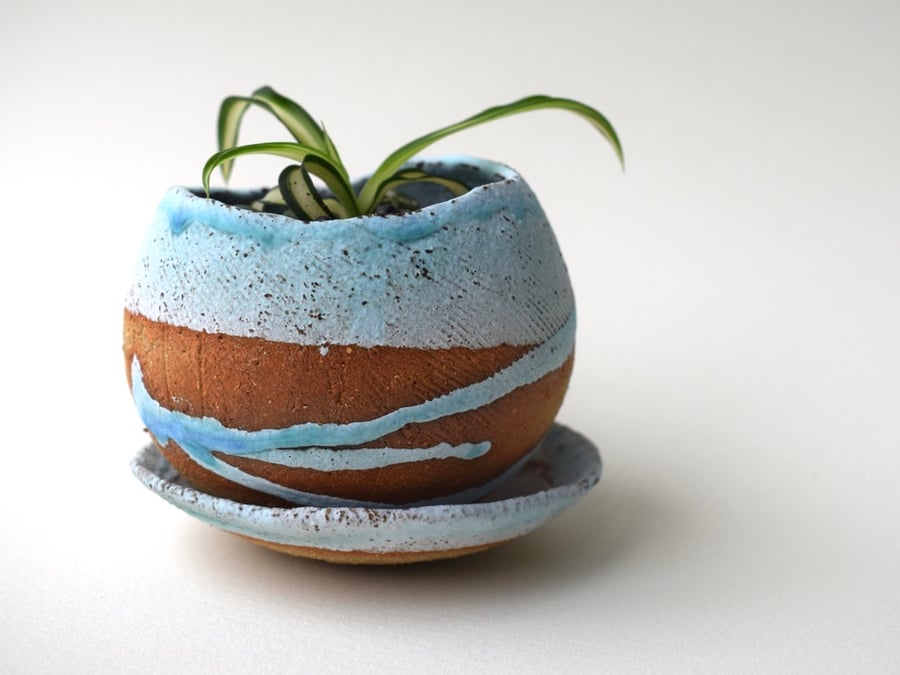 Small Pebble Planter