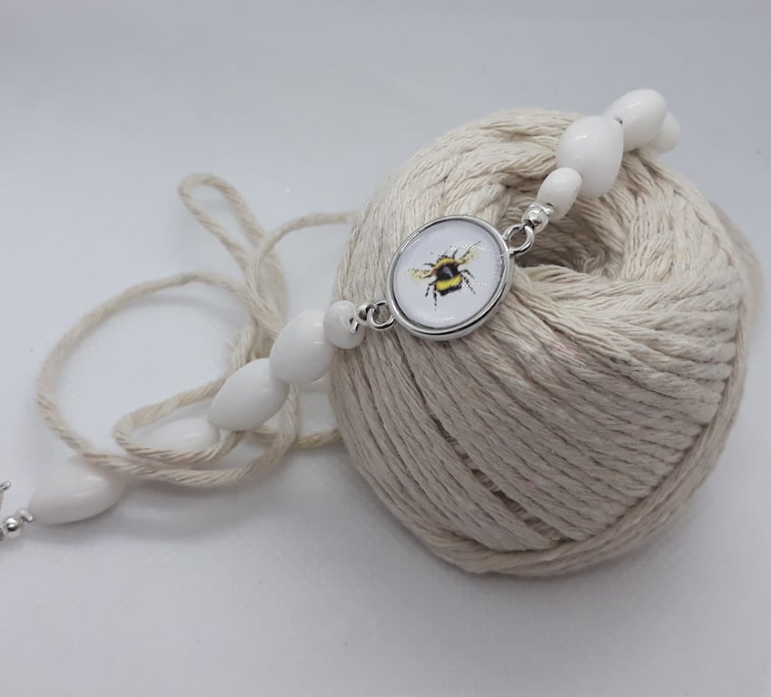 BR376 White jade bee bracelet