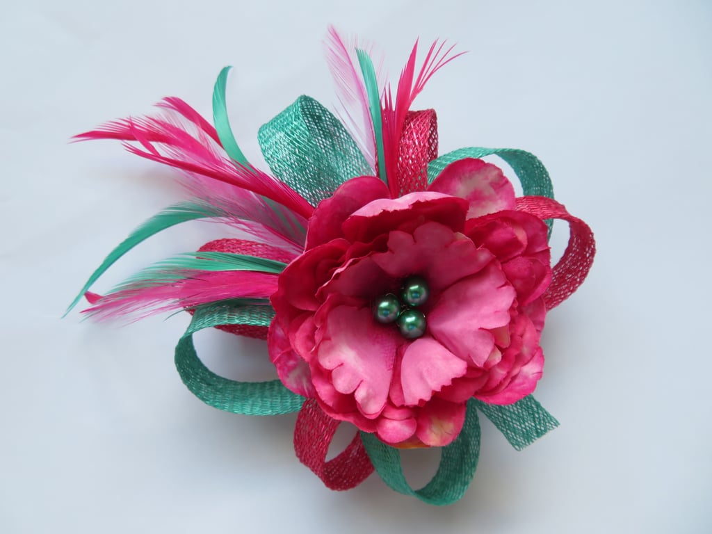 Jade Green and Fuchsia Cerise Pink Sinamay Loop & Feather Blossom Flower Comb