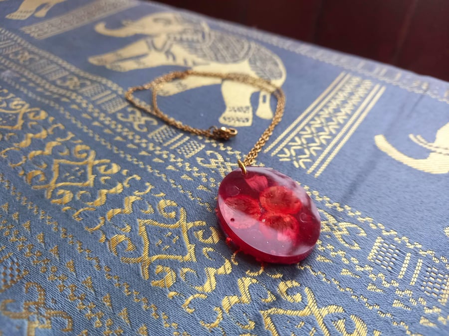 Red Explosion Oval Necklace