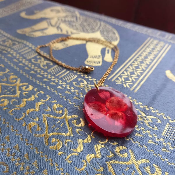 Red Explosion Oval Necklace