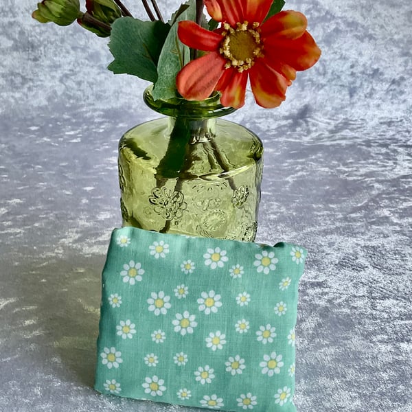 ECO COTTON FOLD AWAY POCKET SHOPPING BAG REUSABLE GIFT in GREEN & DAISIES