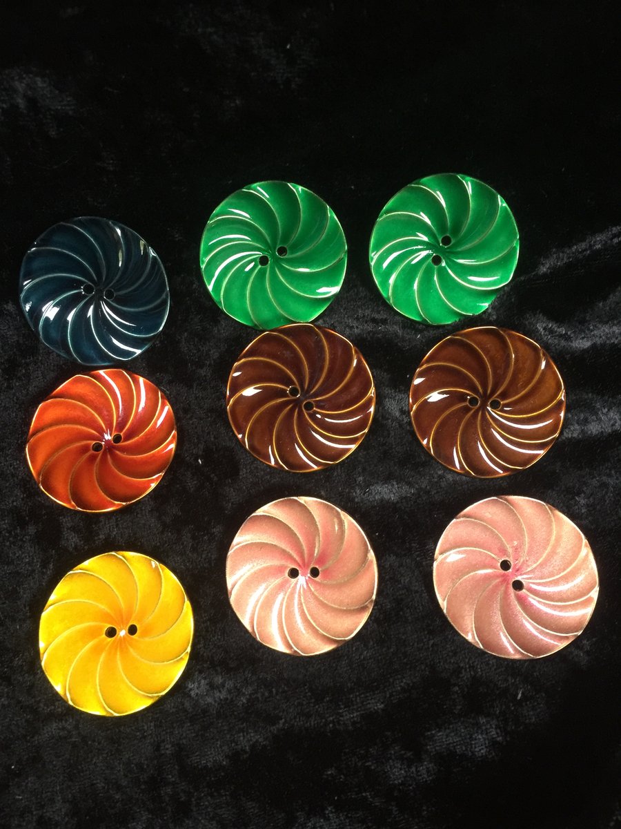 Italian Swirl Button