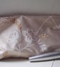 Silk make up bag with zip fastening - Cathy - Image 2