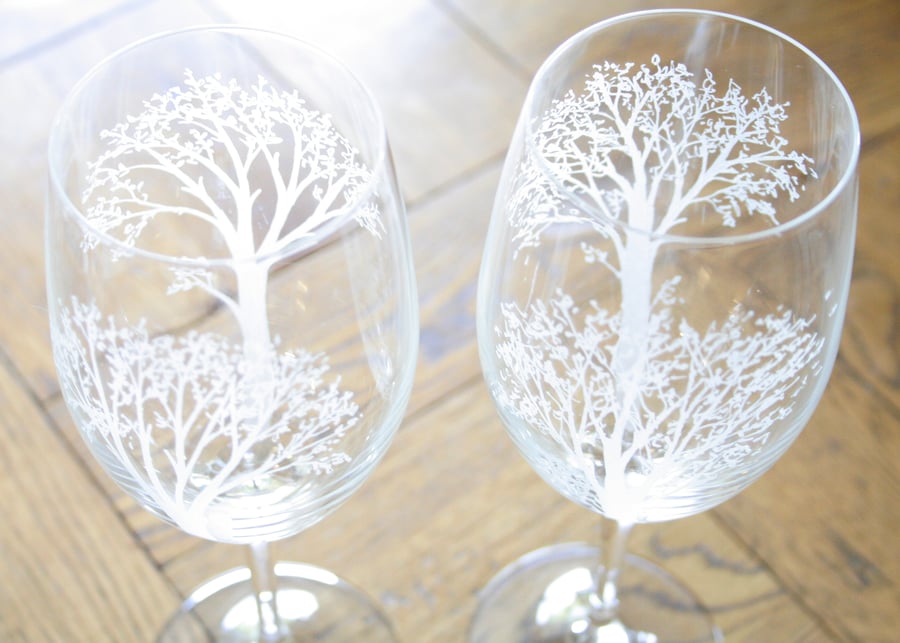 Pair of Hand Engraved Crystal Wine Glasses - Bohemia Crystal Glass