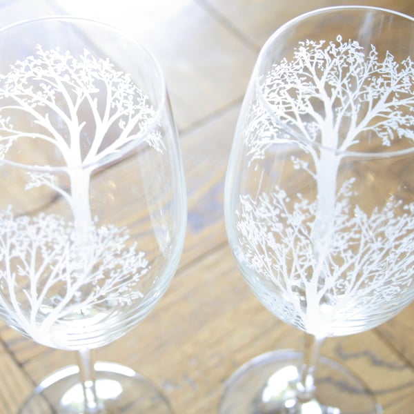 Pair of Hand Engraved Crystal Wine Glasses - Bohemia Crystal Glass