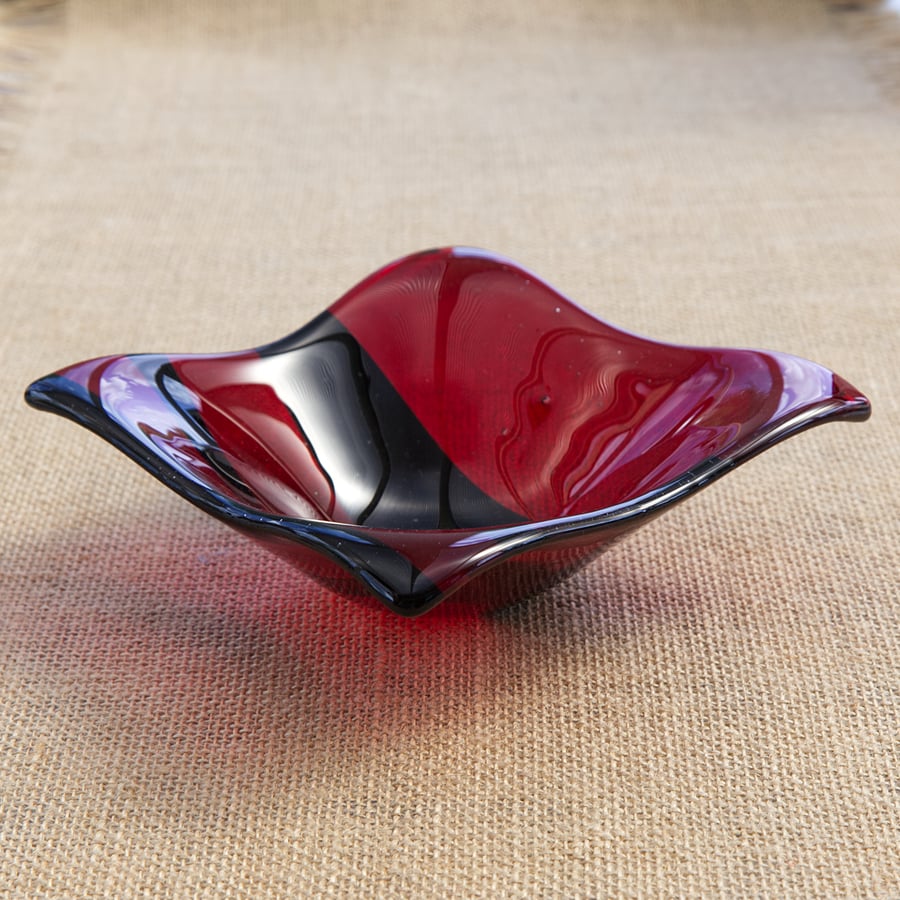 Red and Black Wavy Decorative Fused Glass Bowl