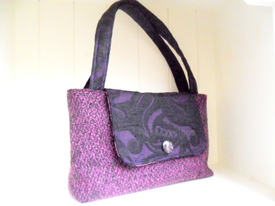 Purple handbag with contrast flap