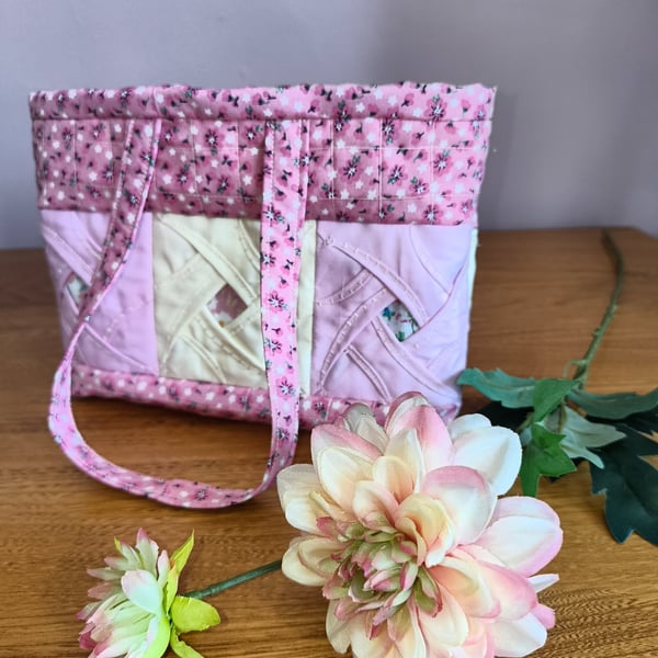 Mini Tote Bag in Strawberries and Cream fabric, combining quilting and tweaking