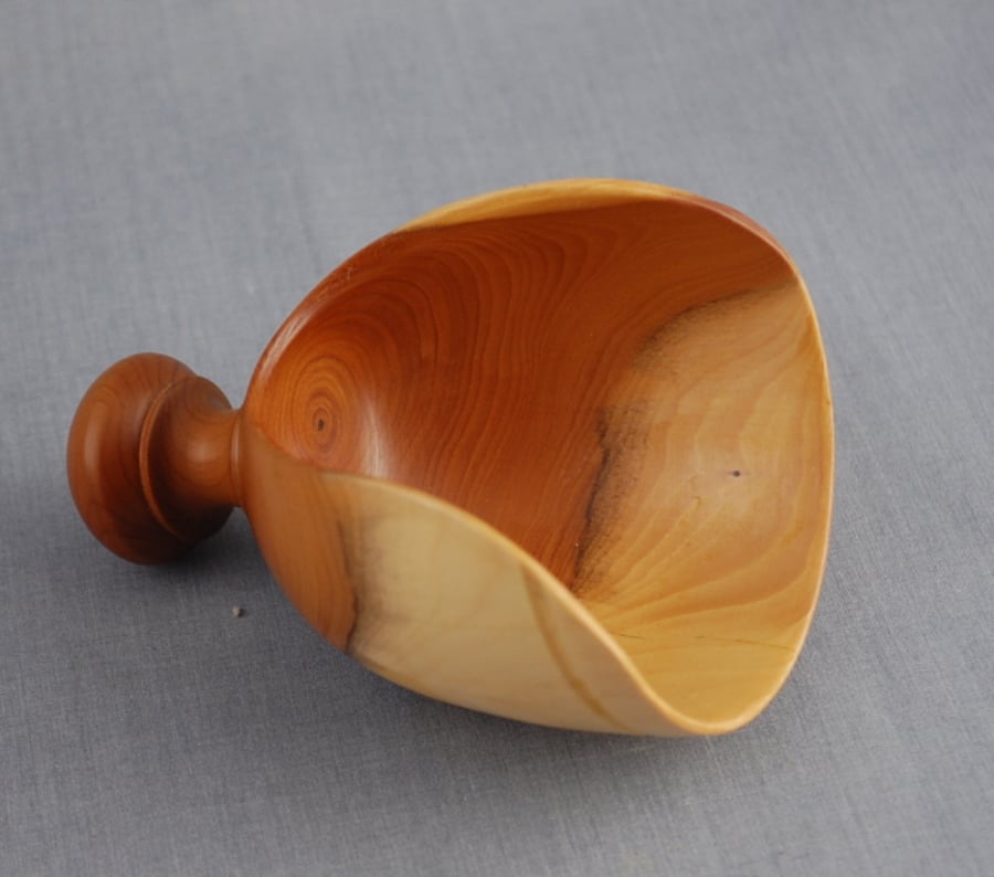 Scoop in English Yew Folksy
