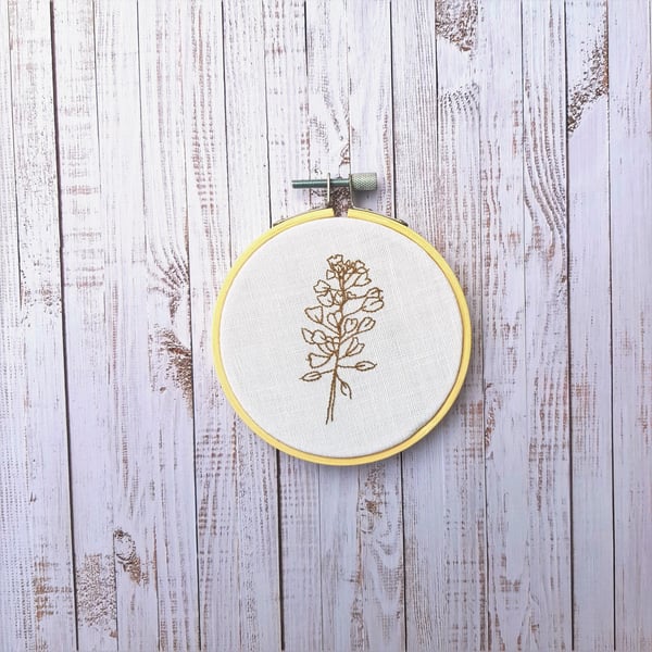 Shepherd’s Purse embroidery hoop art. Meadow wildflower textile art, 4"