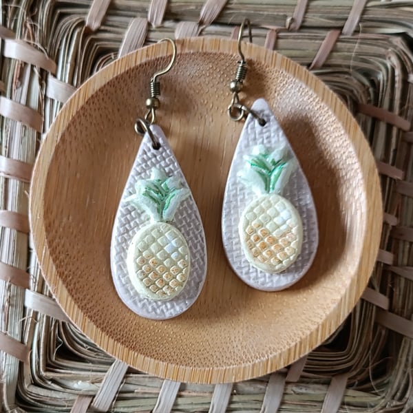 Florida pineapple earrings 