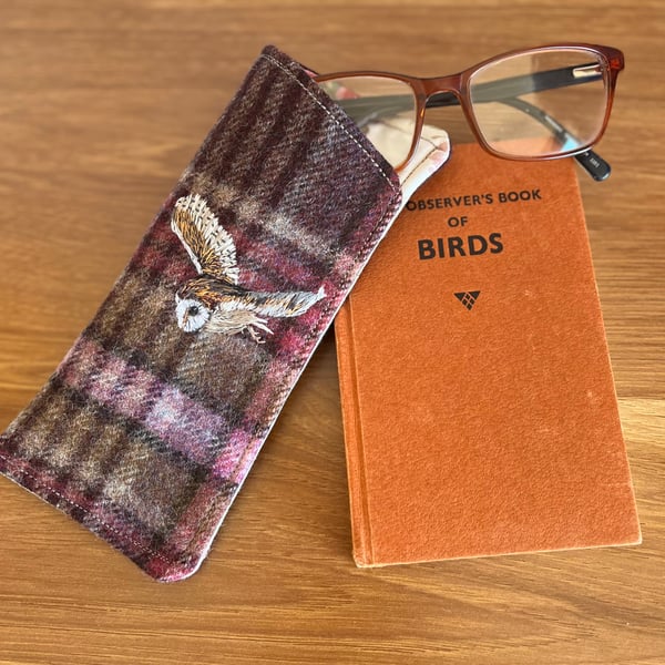 Wool glasses case with hand embroidered barnowl