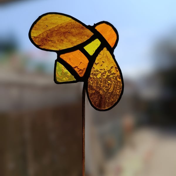 Bee stained glass plant stake