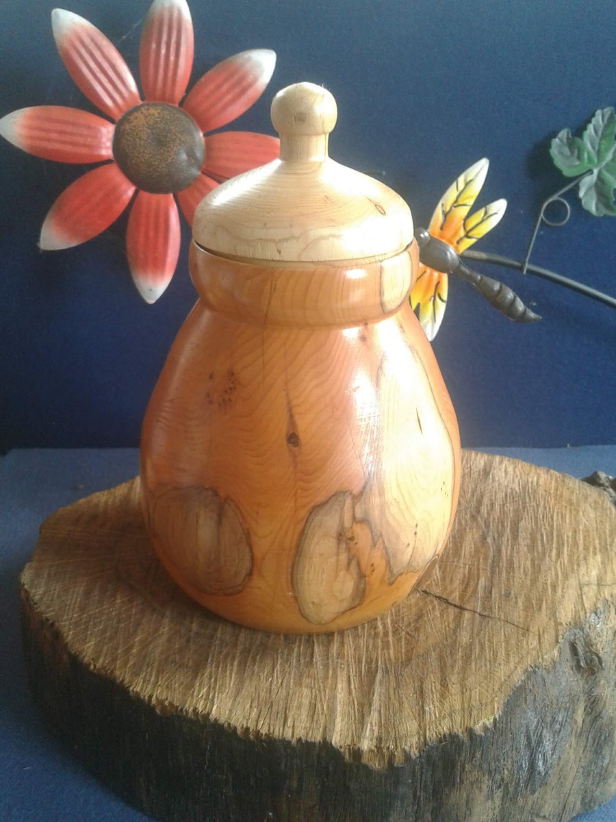 Honey pot shaped, pot