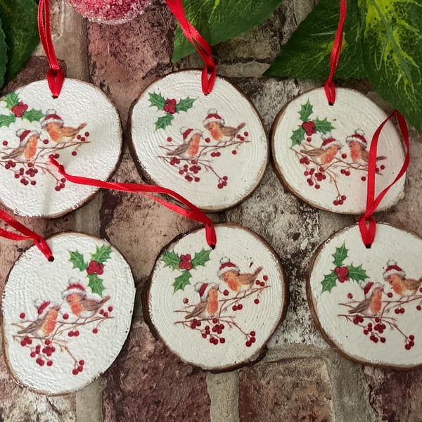 Set of 6 Robin wood slices. Tree Decorations.