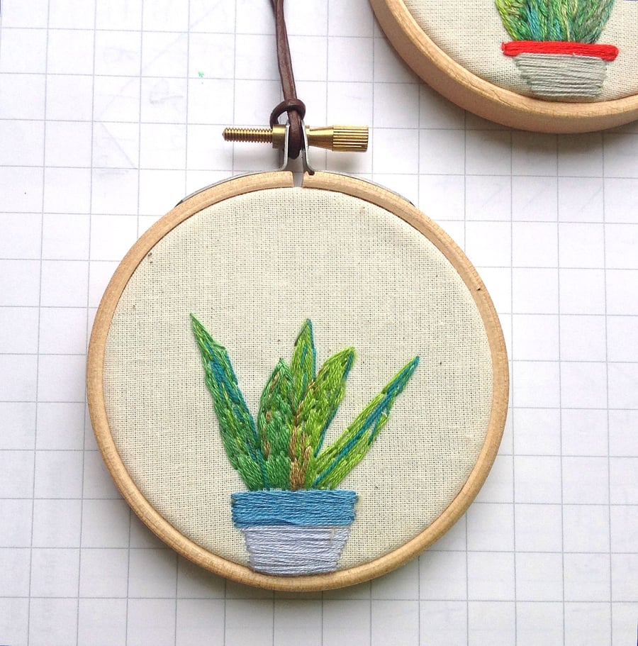 SALE Plant, mini hand embroidered hoop art