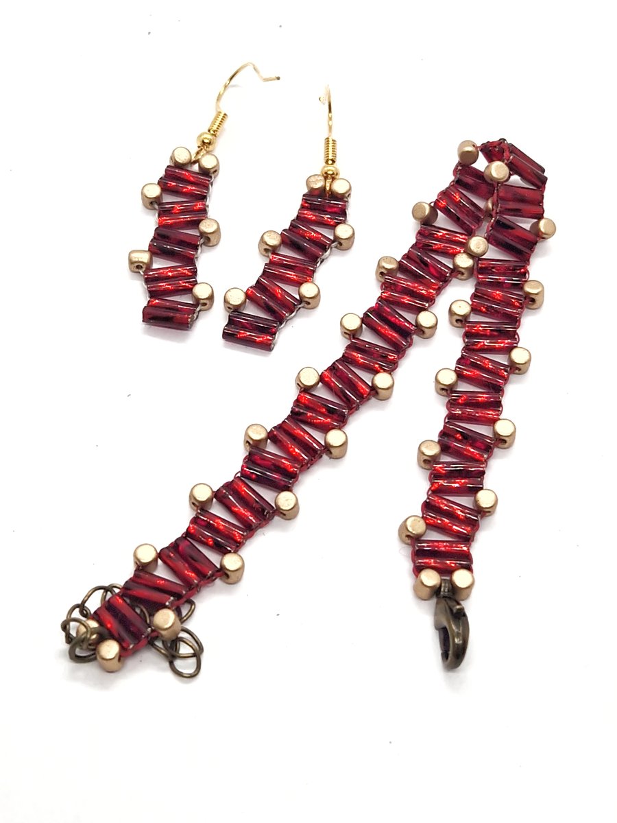 Shimmering red and gold Christmas beaded bracelet and earrings set