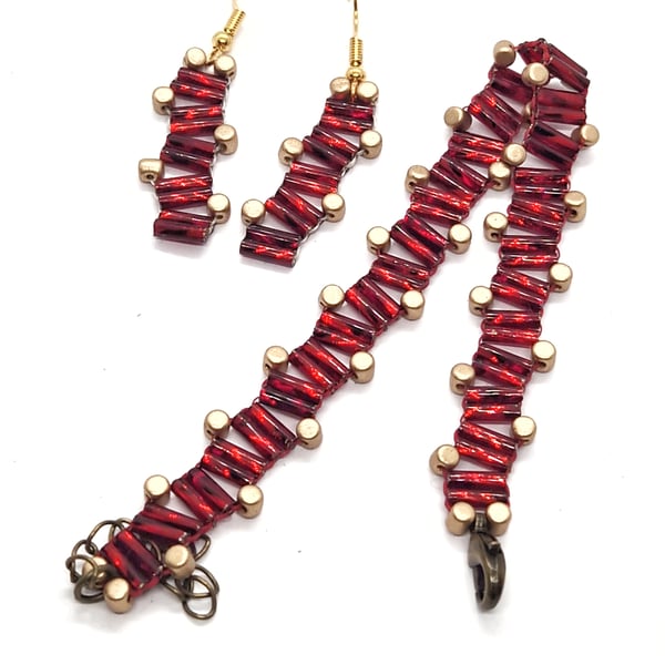Shimmering red and gold Christmas beaded bracelet and earrings set